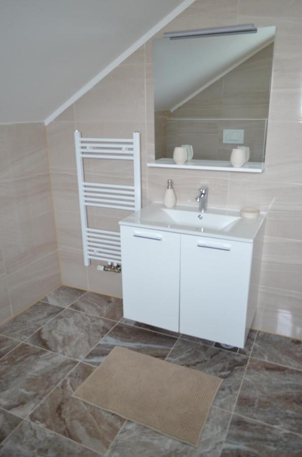 Katarica Hotel Кореница Екстериор снимка