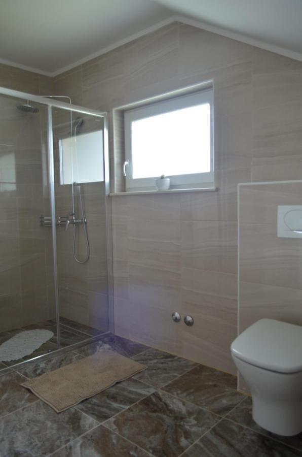 Katarica Hotel Кореница Екстериор снимка