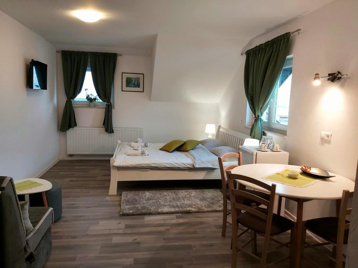 Katarica Hotel Кореница Екстериор снимка