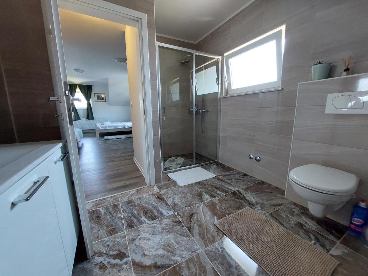 Katarica Hotel Кореница Екстериор снимка