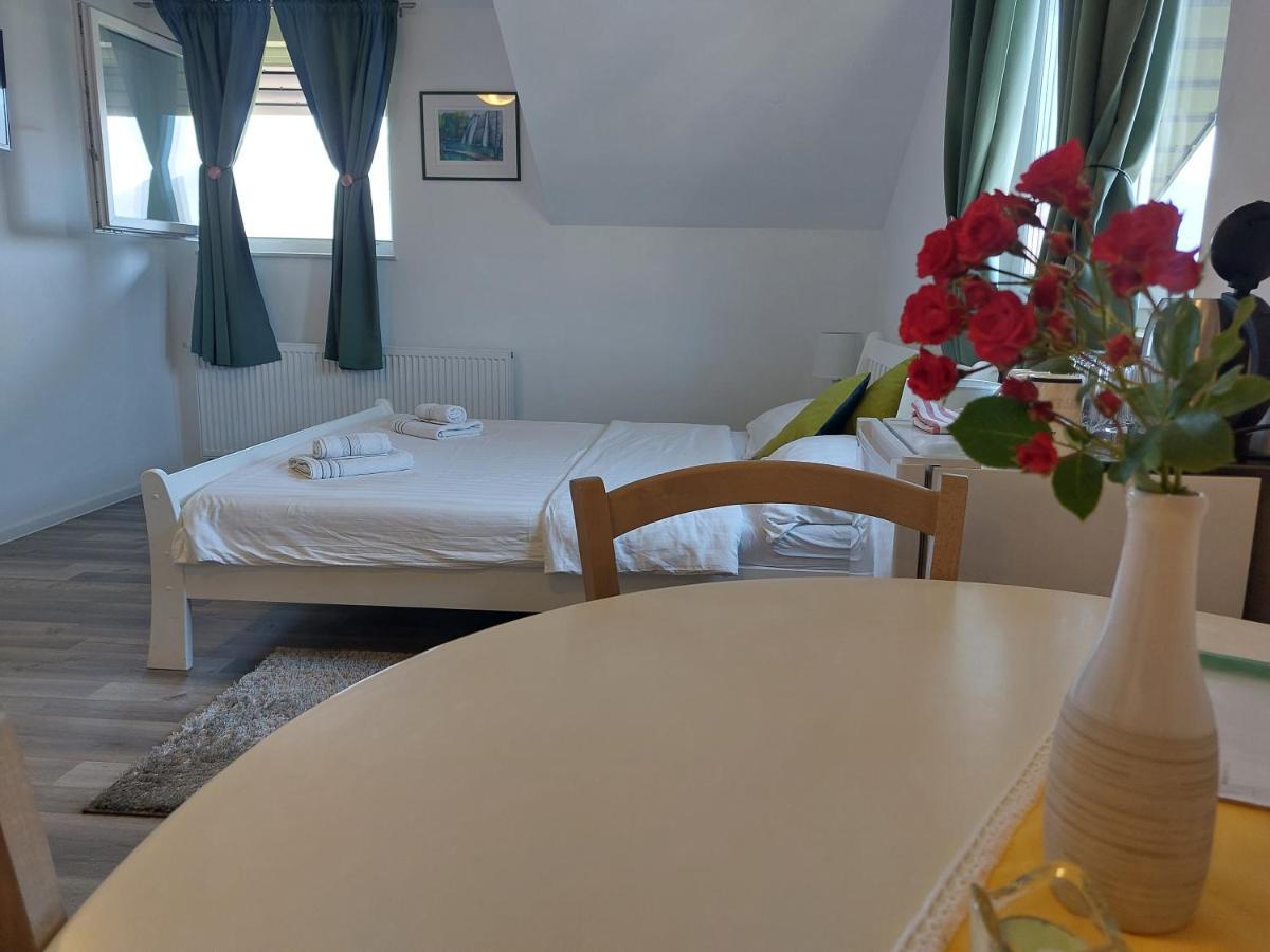 Katarica Hotel Кореница Екстериор снимка