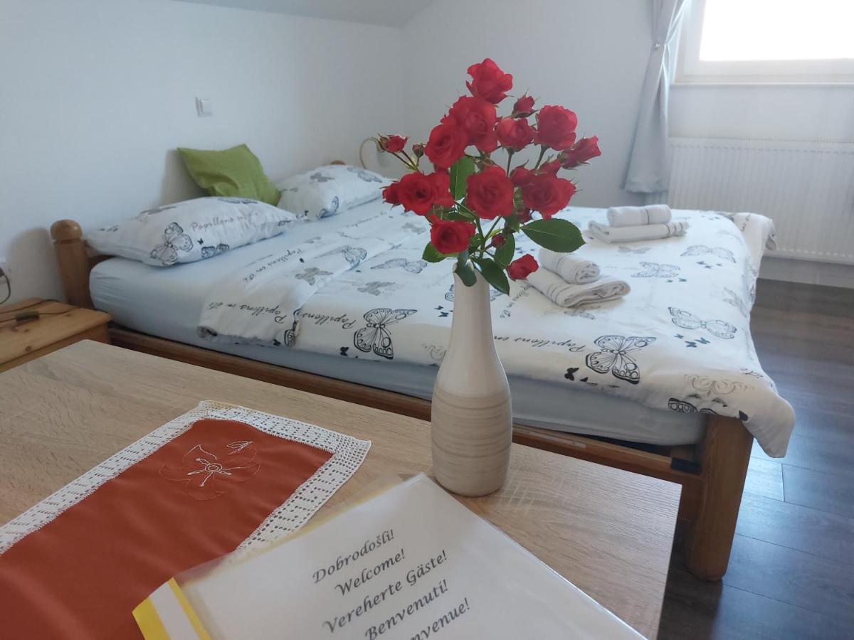 Katarica Hotel Кореница Екстериор снимка