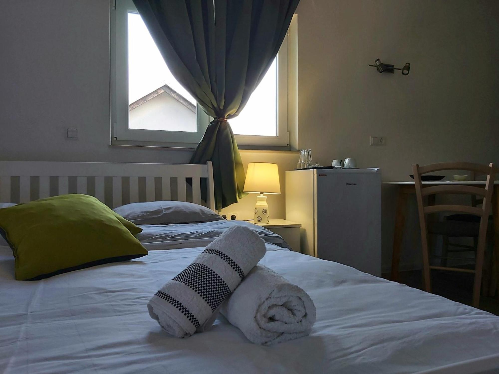 Katarica Hotel Кореница Стая снимка